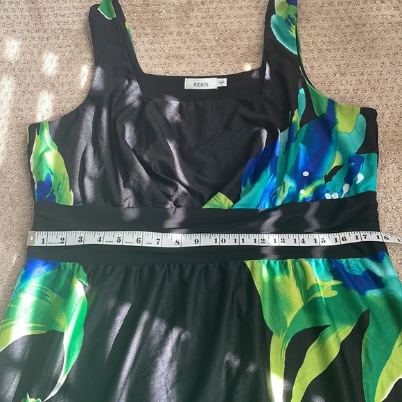 Ricki’s sleeveless Spring/Summer dress - Picture 4 of 6